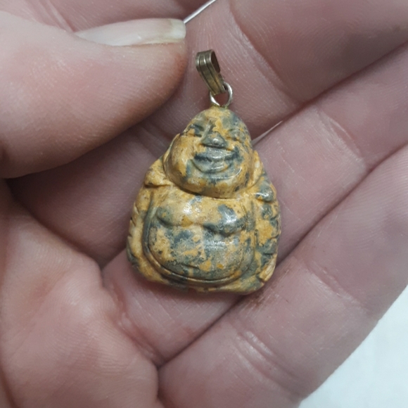 New Carved Yellow Leopard Skin Jasper Buddha Pendant. - Picture 1 of 5